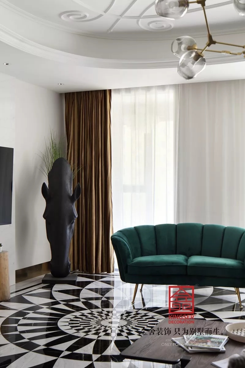 天山九峯210平米轻奢风格装修实景