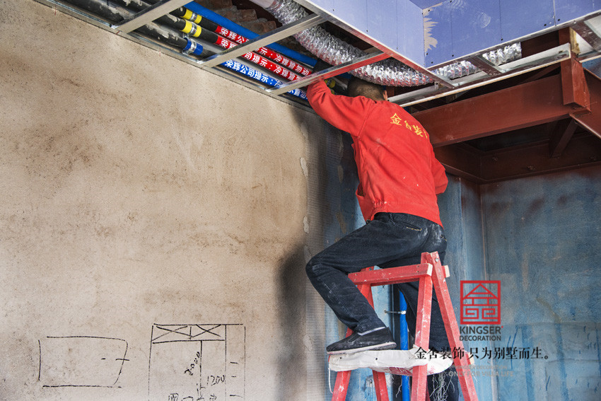 原河名墅装修施工现场